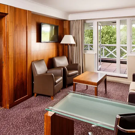 Crowne Plaza Reading-2